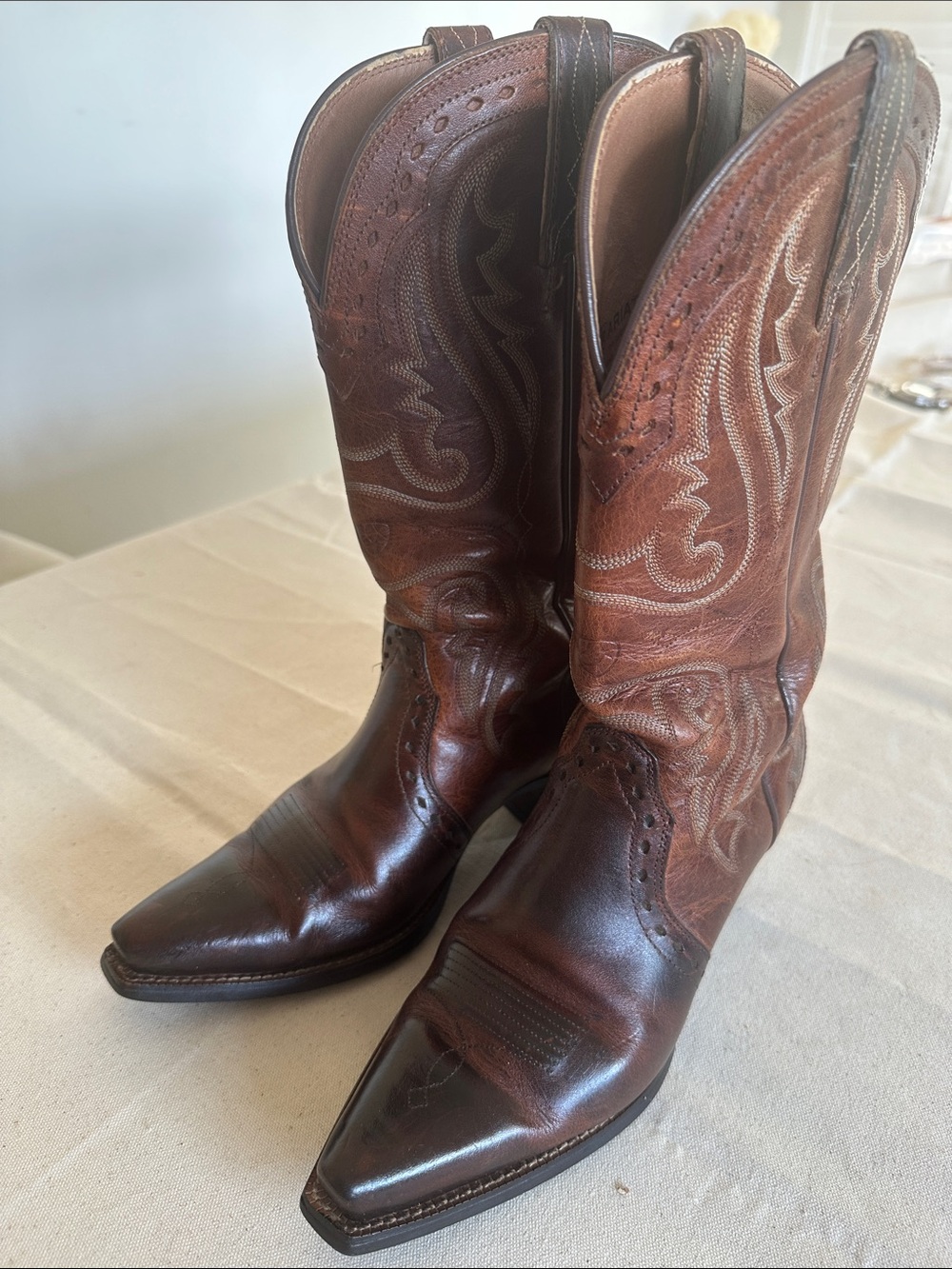 Ariat Heritage Embroidery Snip Toe Cowboy Boots - Picture 6 of 15